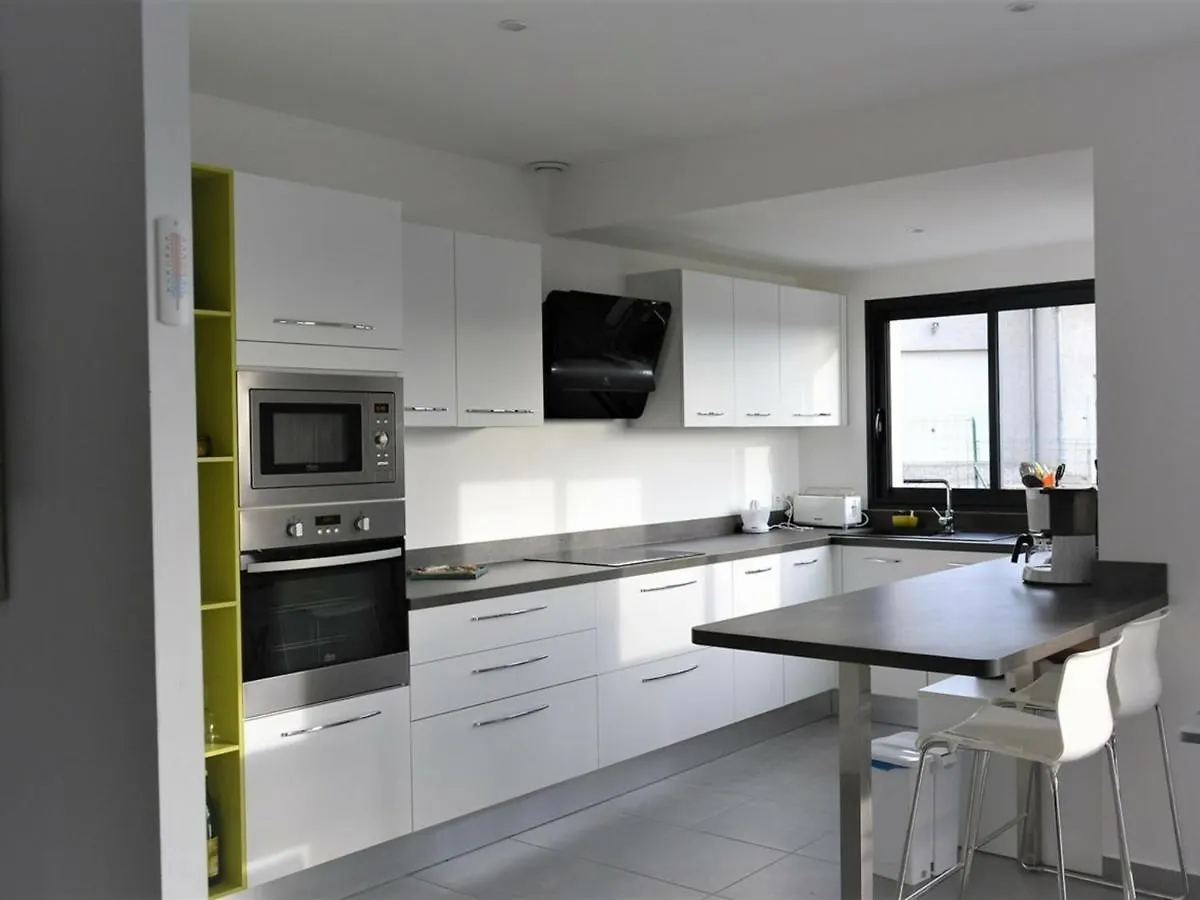 Villa Climatisee 3 Chambres Avec Piscine Privee, Proche Centre-Ville De Ruoms - Fr-1-382-96 France