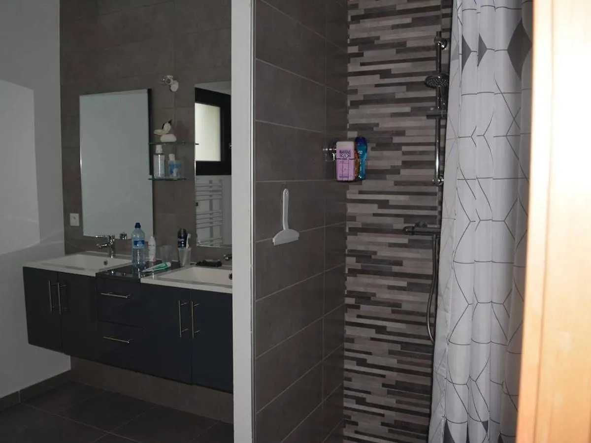 Villa Climatisee 3 Chambres Avec Piscine Privee, Proche Centre-Ville De Ruoms - Fr-1-382-96 Holiday home